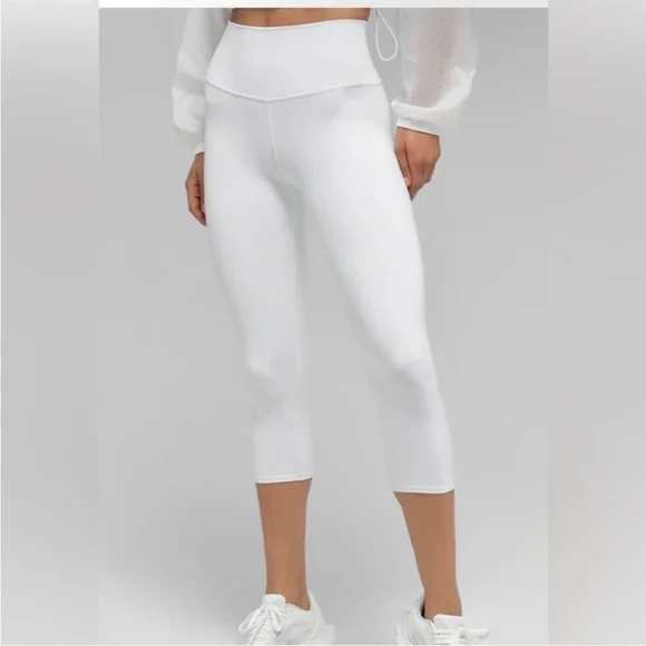 ALO Yoga Crisp White High-Waist Leggings - Picture 7 of 7